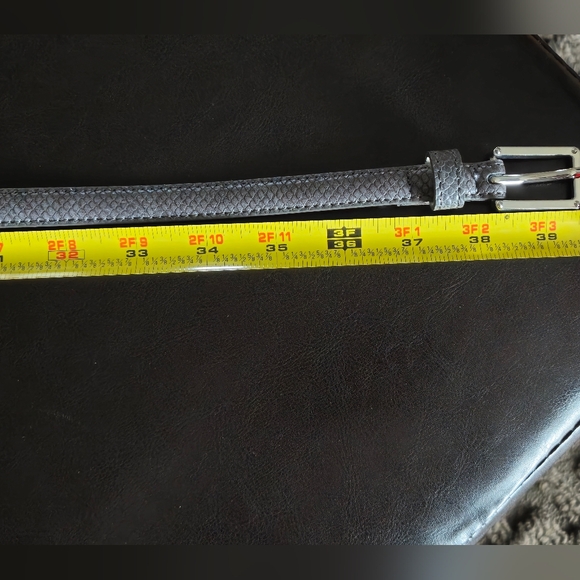 Thin Small/Medium Women's Fashion Belt - Faux snakeskin gray - Picture 4 of 6